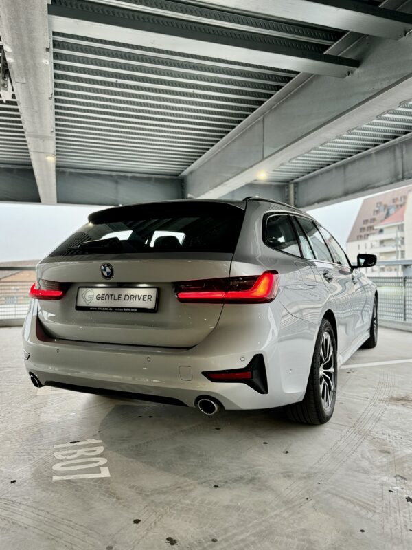 BMW 318dA Touring Sportline – Image 2