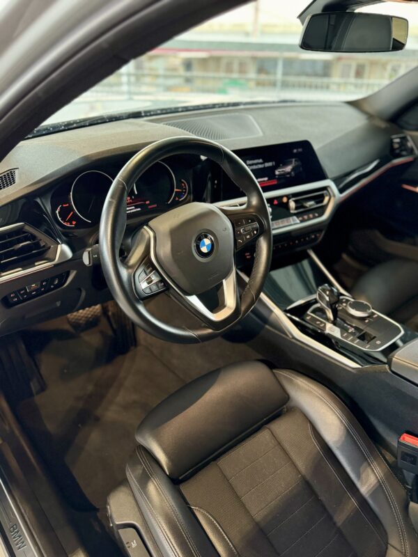 BMW 318dA Touring Sportline – Image 4