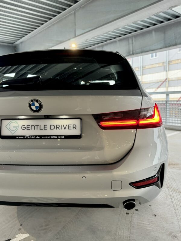 BMW 318dA Touring Sportline – Image 3