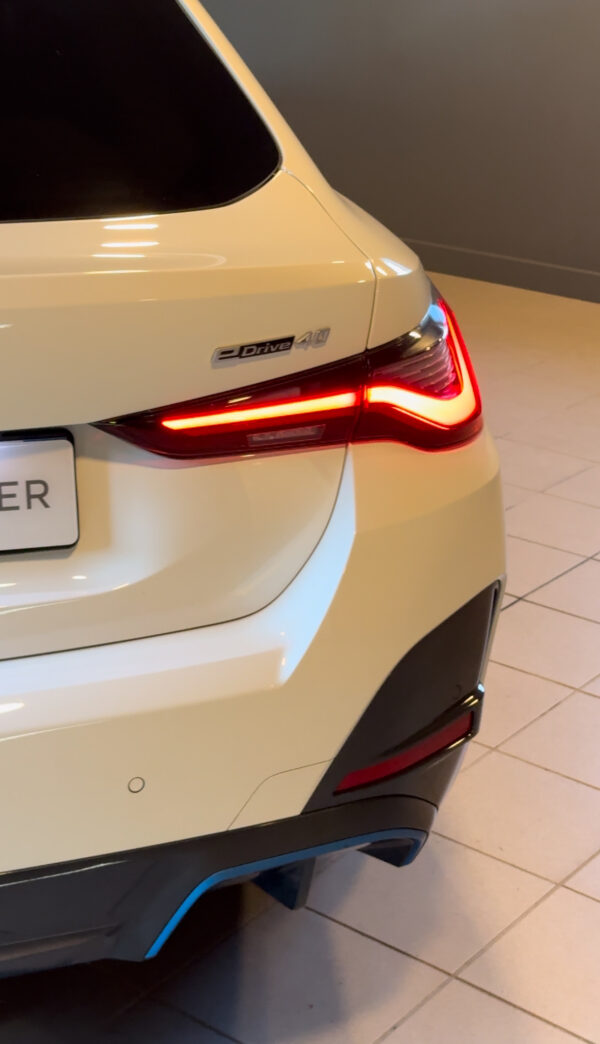 BMW i4 eDrive40 – Image 6