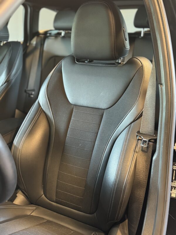 BMW 320D Touring sDrive – Image 11
