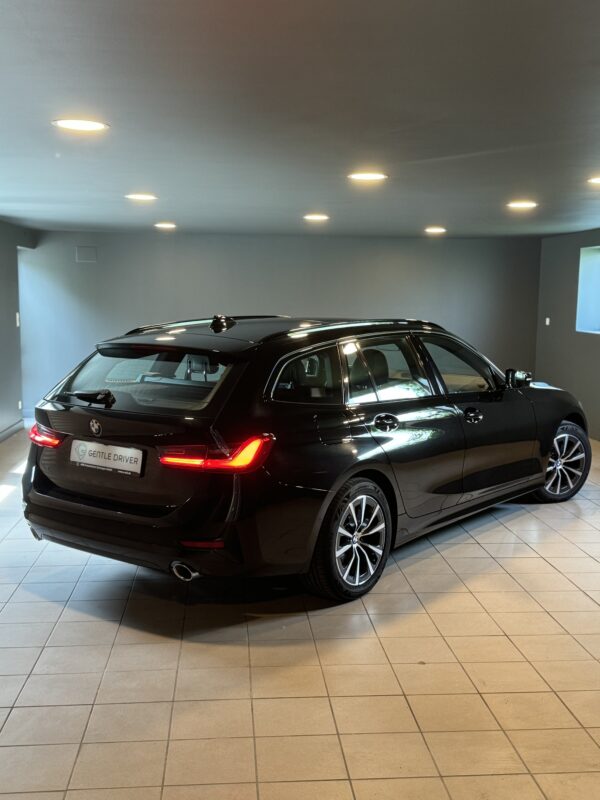 BMW 320D Touring sDrive – Image 2