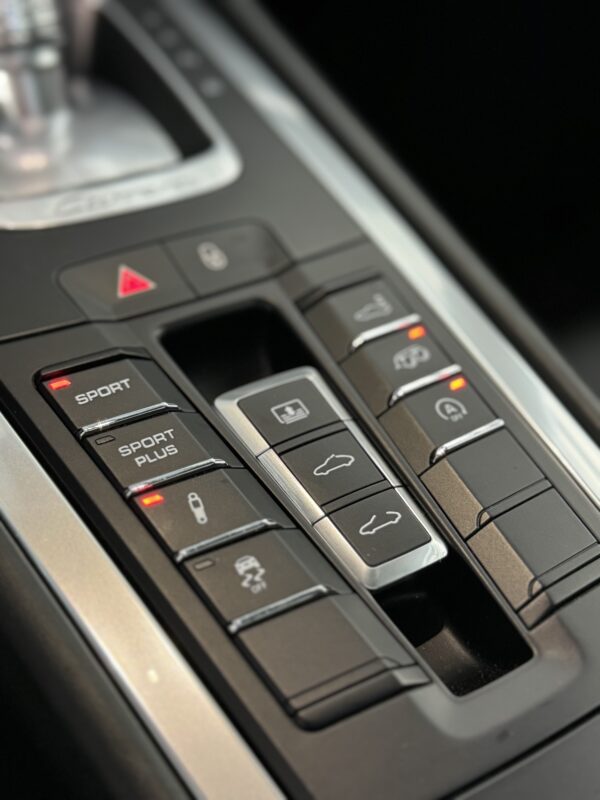 Porsche 911 Carrera 4S ( Type 991.1) – Image 27