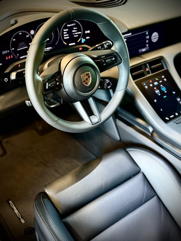 Porsche Taycan 4 Cross Turismo – Image 13