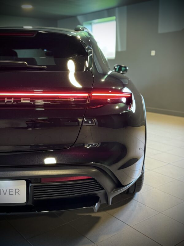 Porsche Taycan 4 Cross Turismo – Image 4