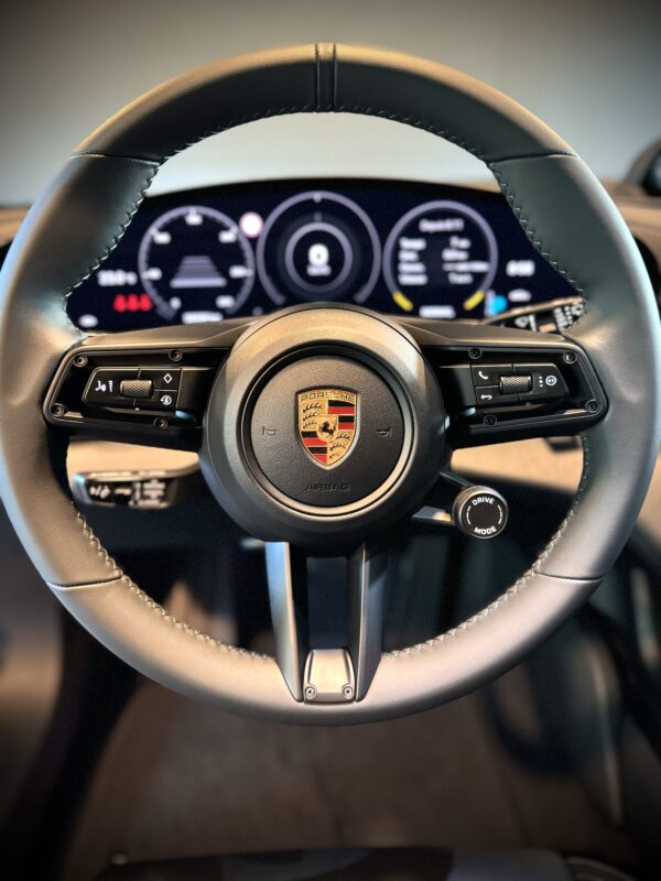 Porsche Taycan 4 Cross Turismo – Image 6