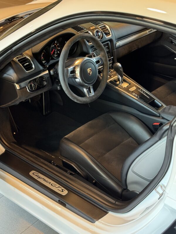 Porsche Cayman 981 GTS – Image 17