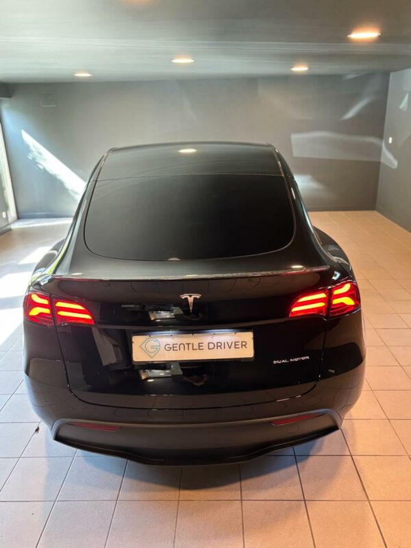 Tesla Model Y Long Range Dual – Image 8