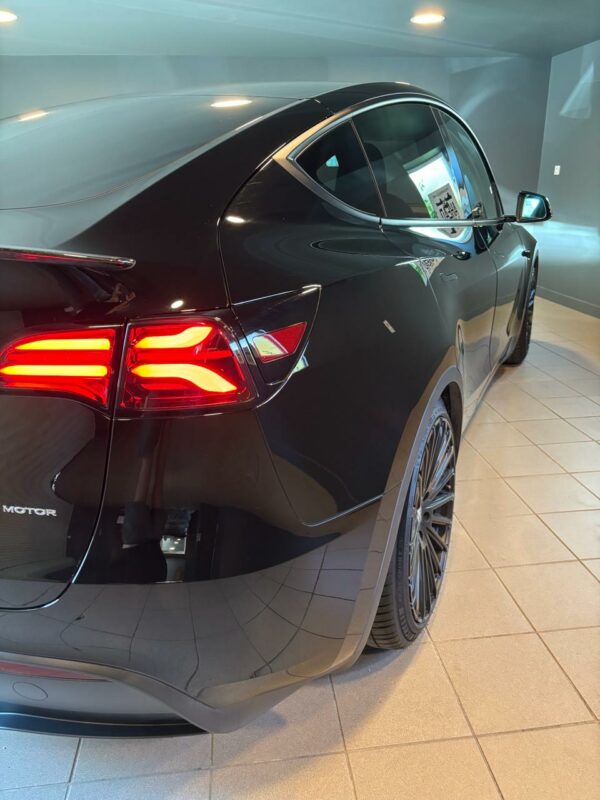 Tesla Model Y Long Range Dual – Image 2