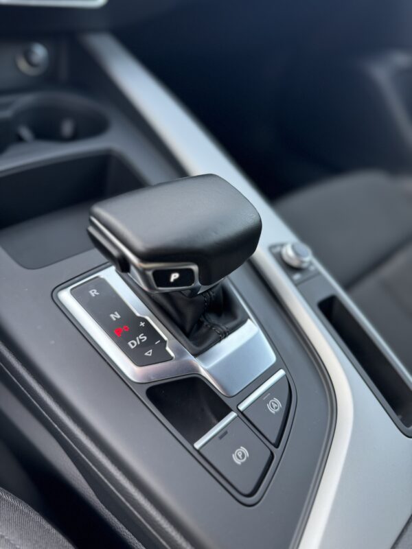 Audi A4 Avant 35 TDI S-Line – Image 10