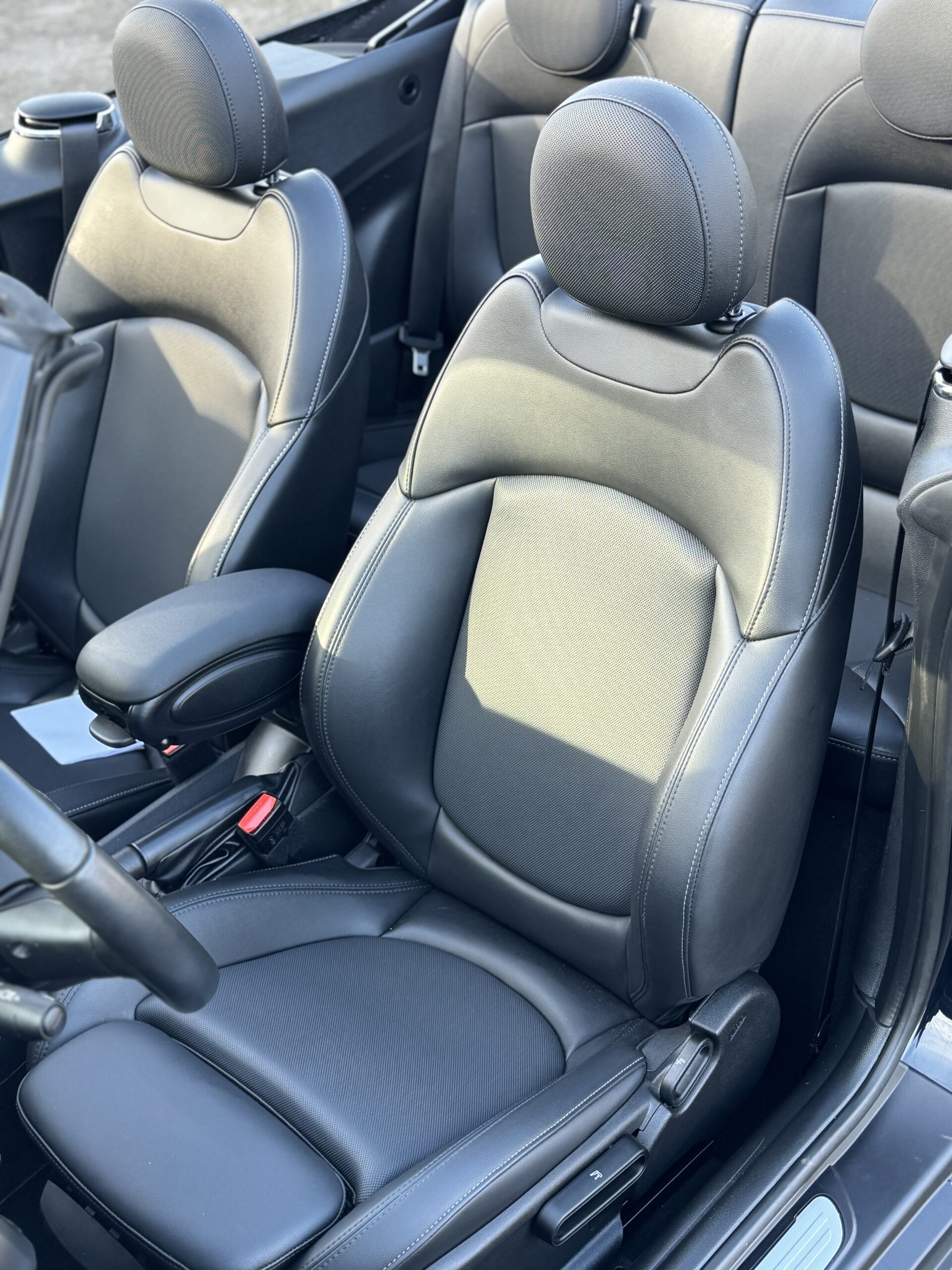 Mini Cooper Cabriolet – Image 11